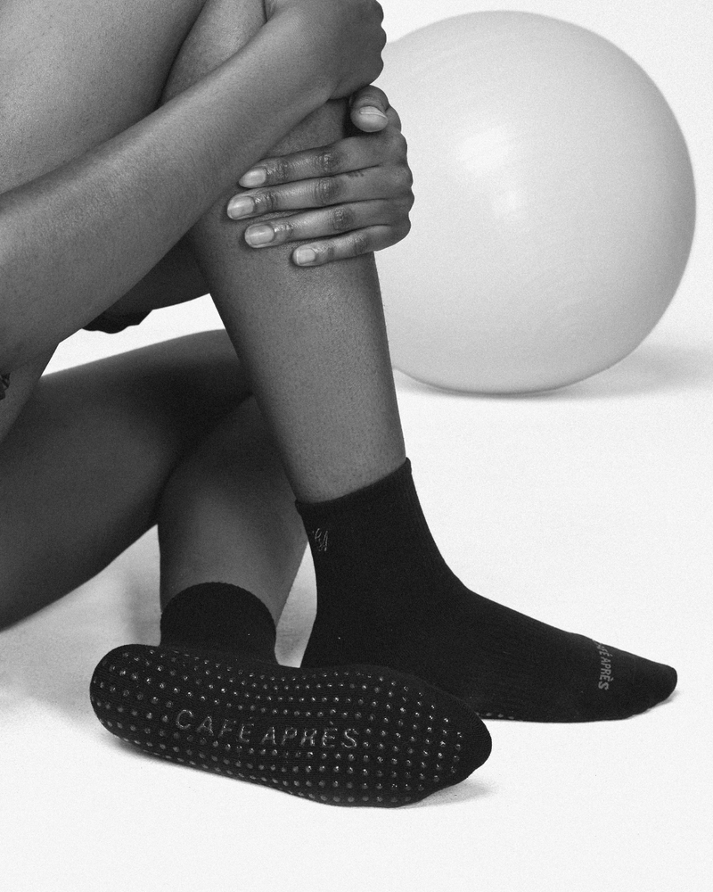 The Basic Black Quarter Grip Sock